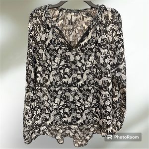 Black and White Animal Blouse Size Medium